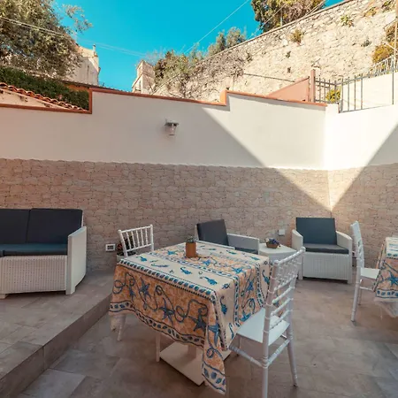 Couette-café Dionisio 3*