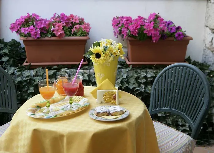 לינה וארוחת בוקר Dionisio 3*